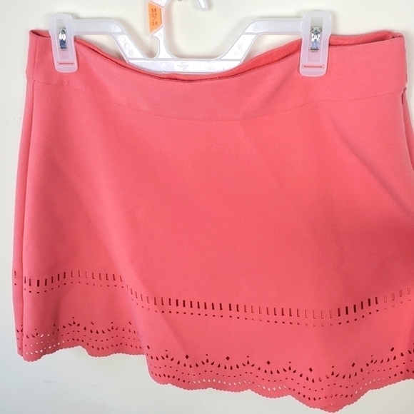 Ann Taylor Loft laser cut A line Coral Color Mini Skirt size 12 - Picture 2 of 14